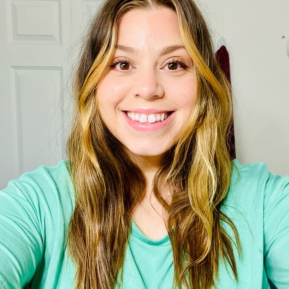 Meet your Posher, Cynthia - Picture 1 of 1